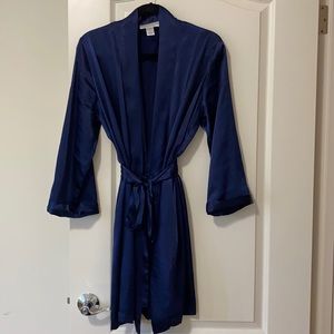Nice midnight blue satin like robe. Belt attached